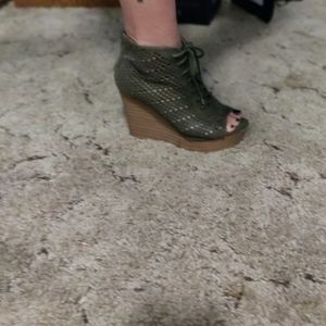 REPORT RIO Lace up Wedge Faux Suade Olive Green